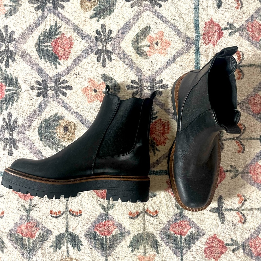 Sam Edelman Black Leather Chelsea Boots